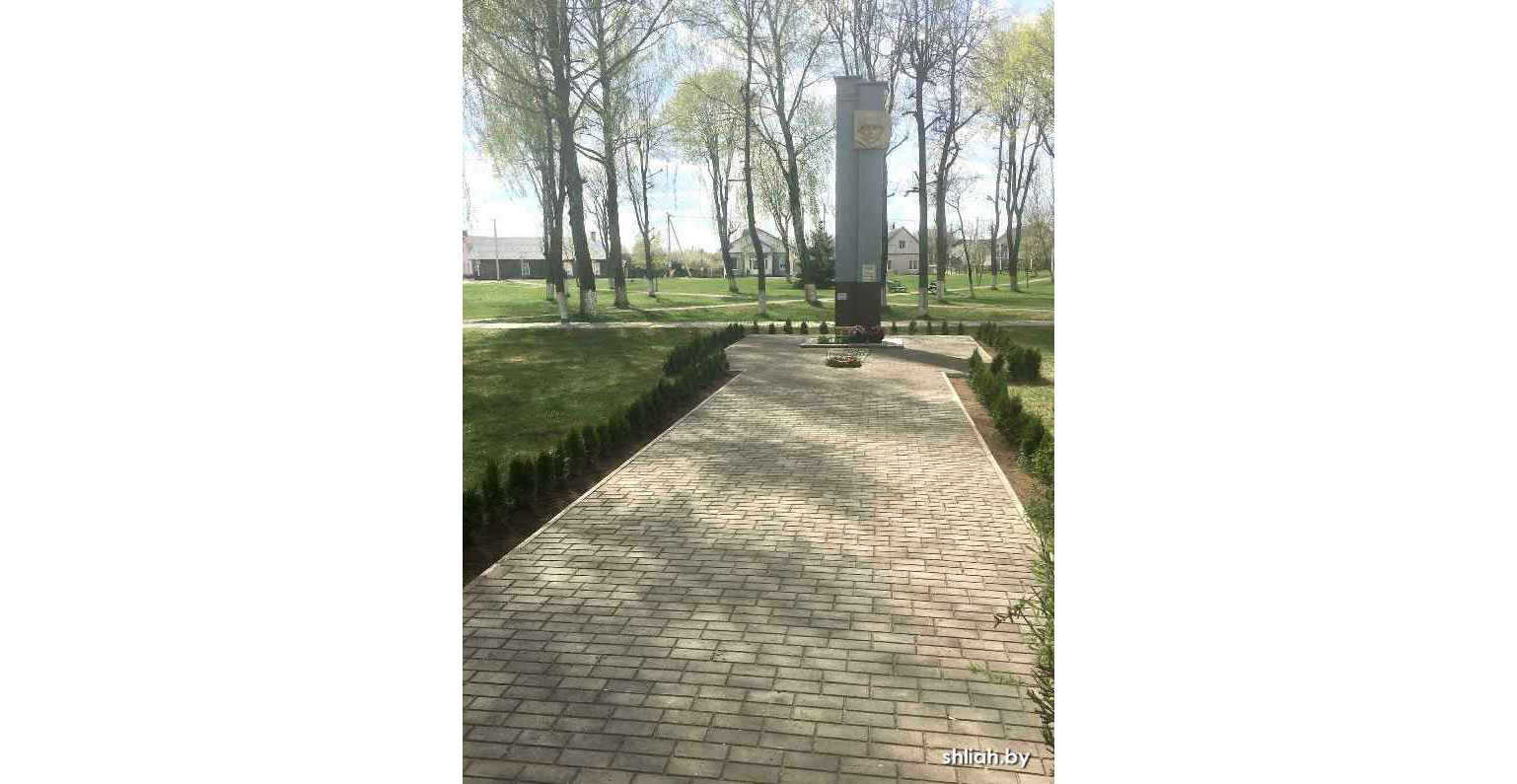 Братская могила советских воинов аг. Солы